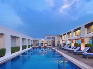 16256-123873-f70124475_4K-1